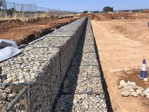 鉛絲石籠（lóng）網