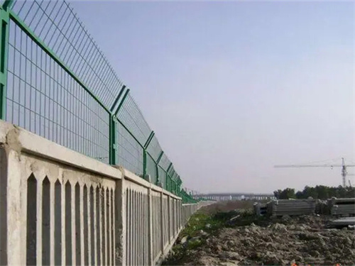 鐵路加高（gāo）金屬網